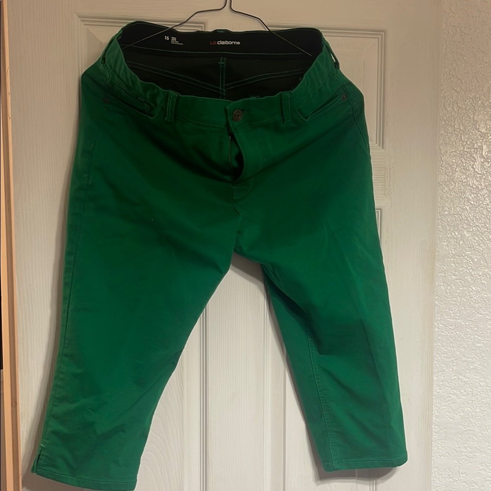 Liz Claiborne Green Capri Pants Relaxed Fit